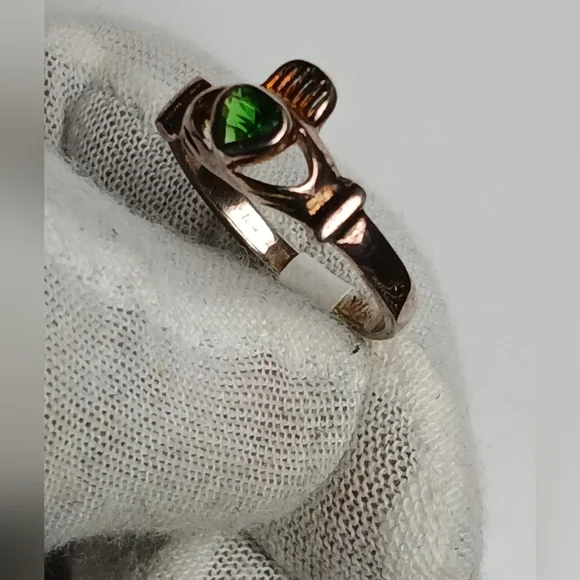 Green Heart Claddagh-Style Women's Ring - Rose Gold Sterling Silver - Picture 2 of 12